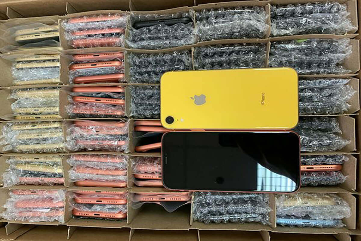 Buying iPhones Wholesale from Hong Kong